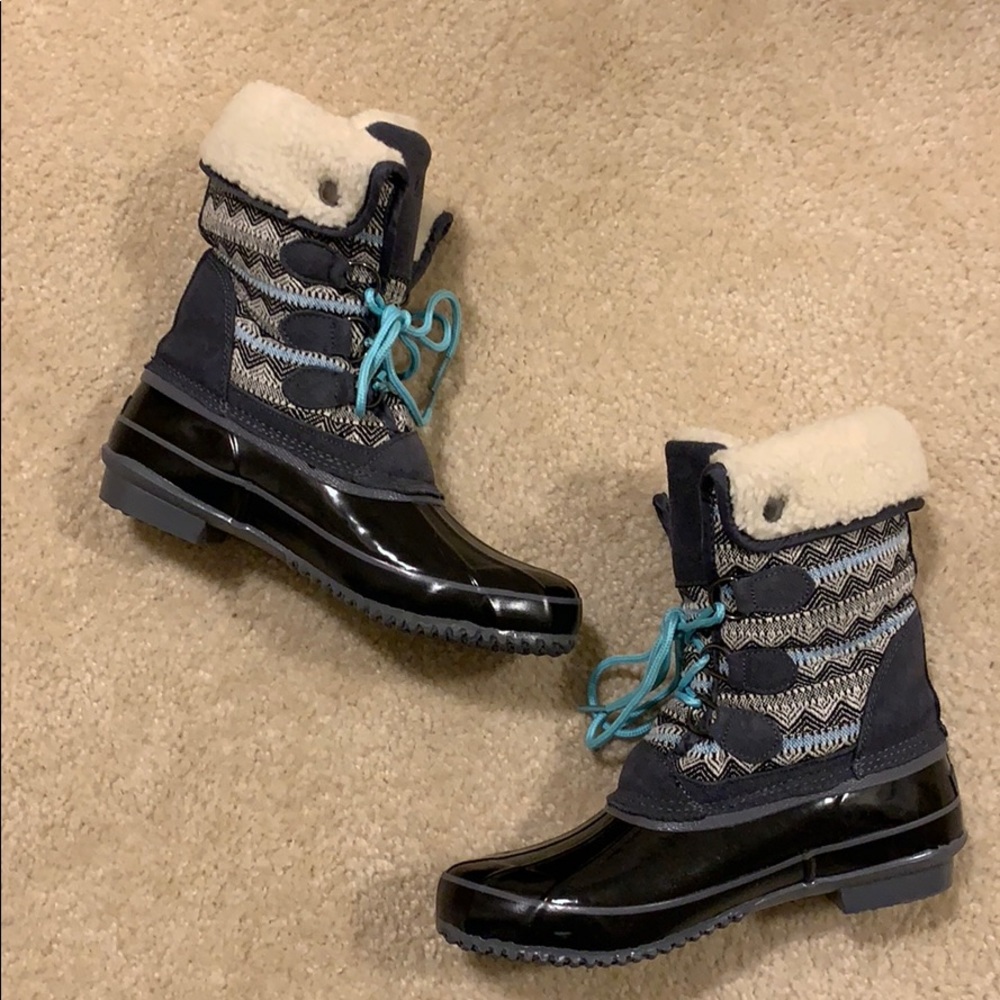 Khombu Jenna boot size 8